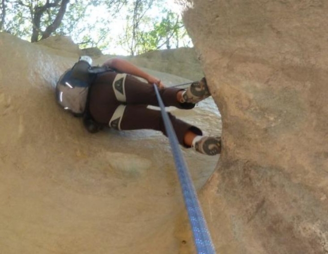  Discesa in doppia in un tratto asciutto 